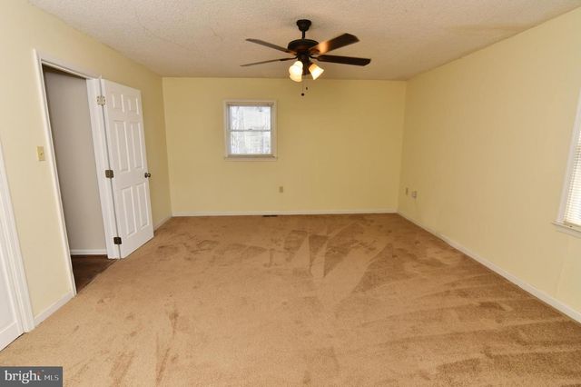 128 DOGWOOD DR, Cross Junction, VA 22625