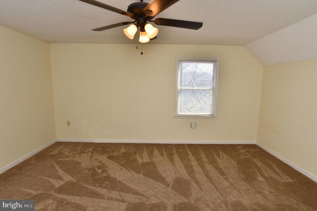 128 DOGWOOD DR, Cross Junction, VA 22625