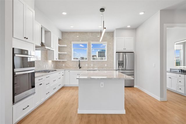 900 W Vickery Boulevard, Fort Worth, TX 76104