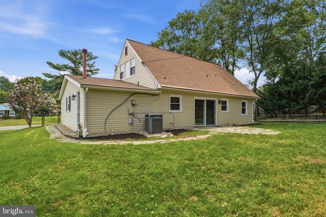12410 ROCKLEDGE DR, Bowie, MD 20715