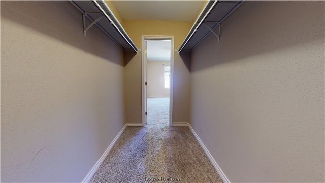 904 University Oaks Boulevard 20, College Station, TX 77840