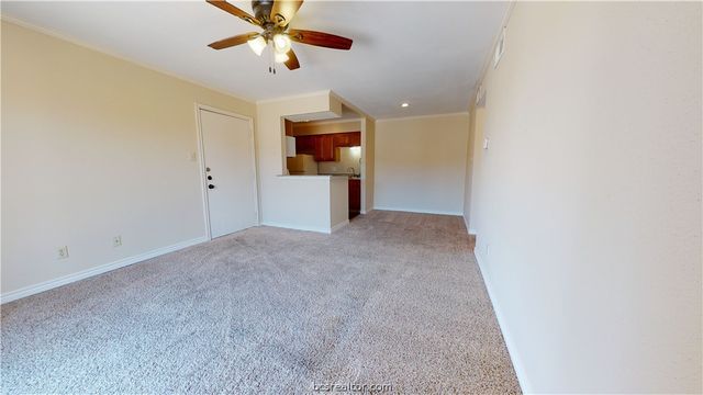 904 University Oaks Boulevard 20, College Station, TX 77840