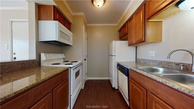 904 University Oaks Boulevard 20, College Station, TX 77840