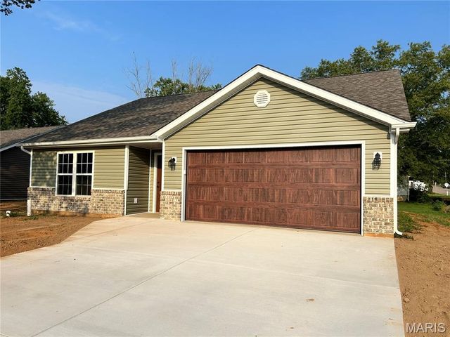 831 Bell Drive, Farmington, MO 63640