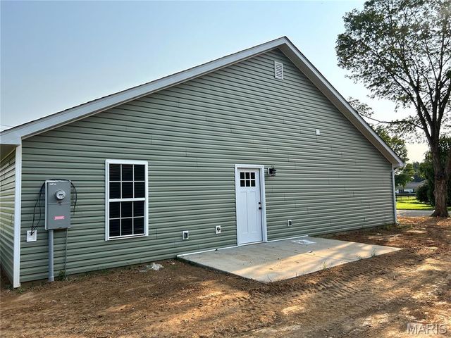 831 Bell Drive, Farmington, MO 63640