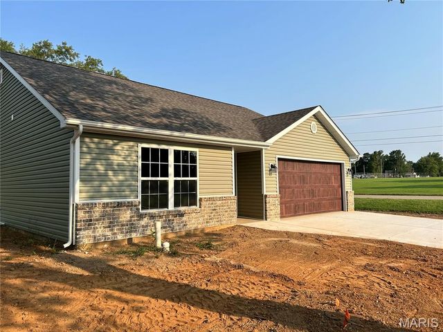 831 Bell Drive, Farmington, MO 63640