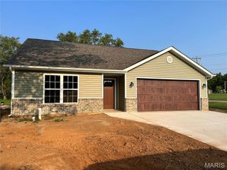 831 Bell Drive, Farmington, MO 63640