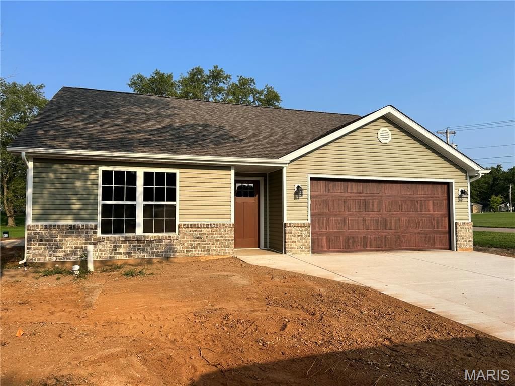 831 Bell Drive, Farmington, MO 63640