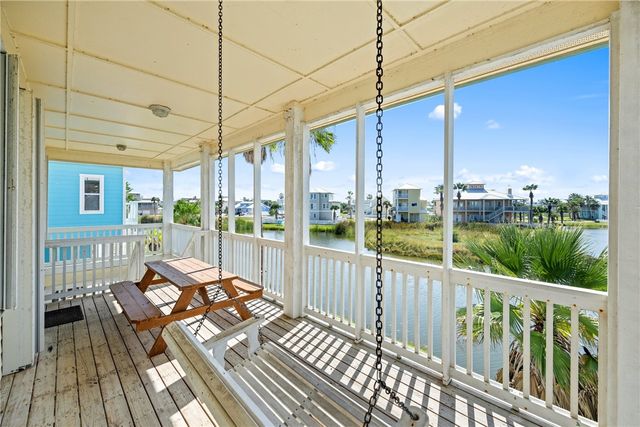 150 Mustang Royale Blvd, Port Aransas, TX 78373