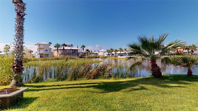 150 Mustang Royale Blvd, Port Aransas, TX 78373