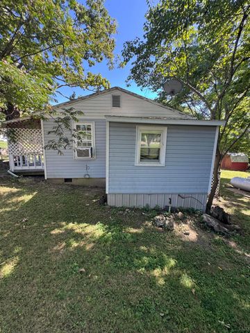 1331 N Howell Avenue, West Plains, MO 65775