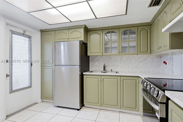 19051 NE 2nd Ave 1503, Miami, FL 33179