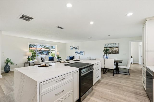 6251 18TH STREET NE, St Petersburg, FL 33702