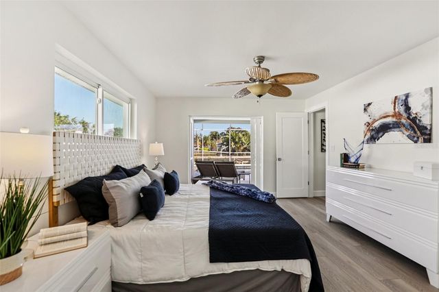 6251 18TH STREET NE, St Petersburg, FL 33702