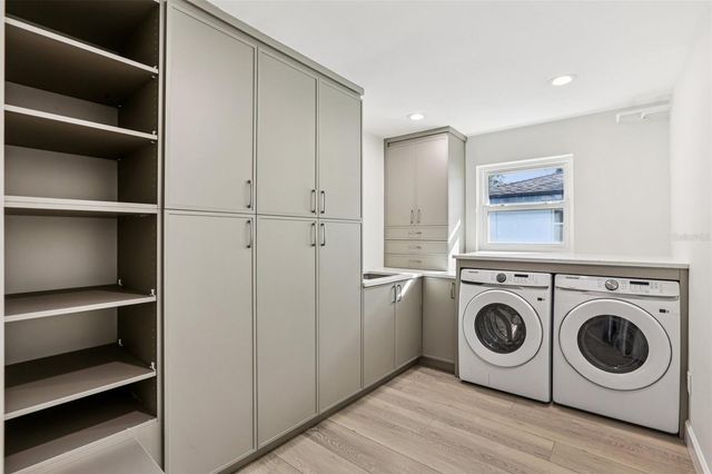 6251 18TH STREET NE, St Petersburg, FL 33702