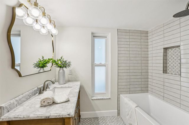 6251 18TH STREET NE, St Petersburg, FL 33702