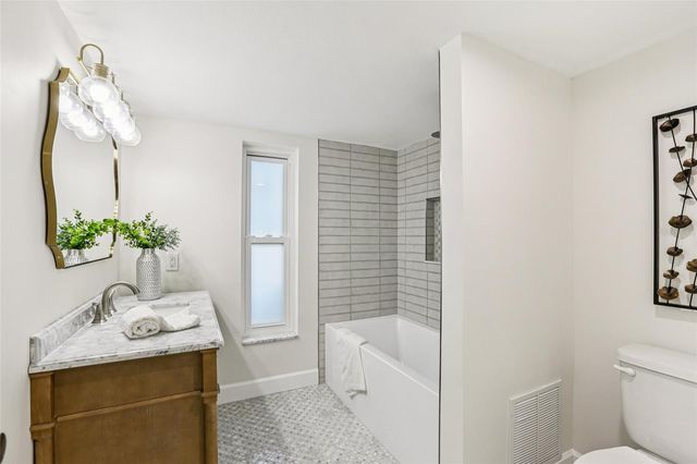 6251 18TH STREET NE, St Petersburg, FL 33702