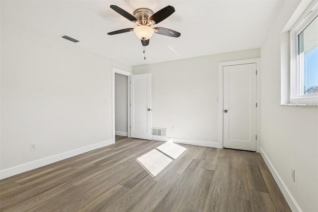 6251 18TH STREET NE, St Petersburg, FL 33702