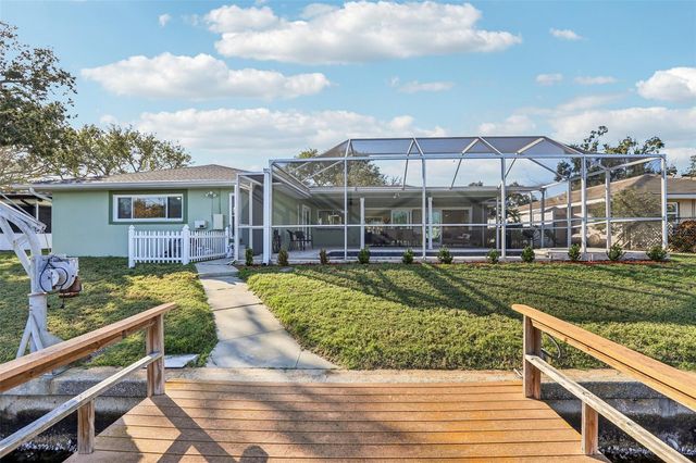 6251 18TH STREET NE, St Petersburg, FL 33702