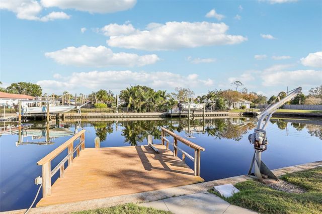 6251 18TH STREET NE, St Petersburg, FL 33702