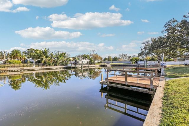 6251 18TH STREET NE, St Petersburg, FL 33702