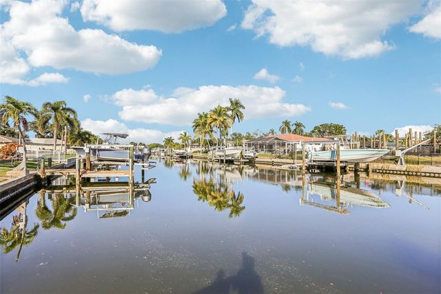 6251 18TH STREET NE, St Petersburg, FL 33702