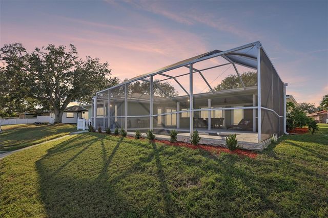 6251 18TH STREET NE, St Petersburg, FL 33702