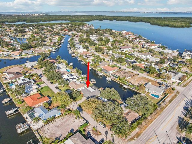 6251 18TH STREET NE, St Petersburg, FL 33702