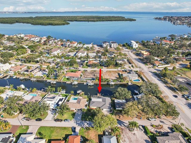 6251 18TH STREET NE, St Petersburg, FL 33702