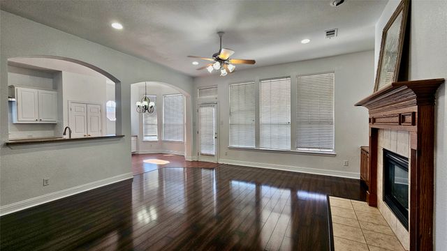 9137 Jasmine Lane, Irving, TX 75063