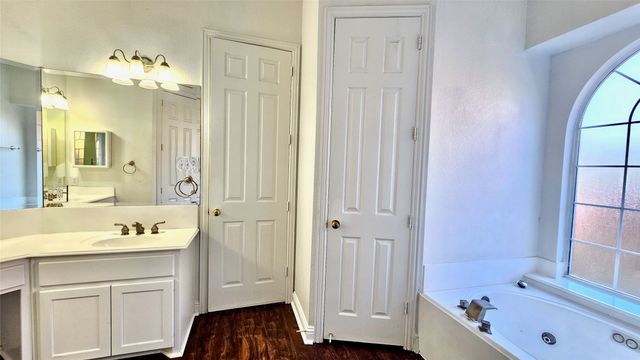 9137 Jasmine Lane, Irving, TX 75063