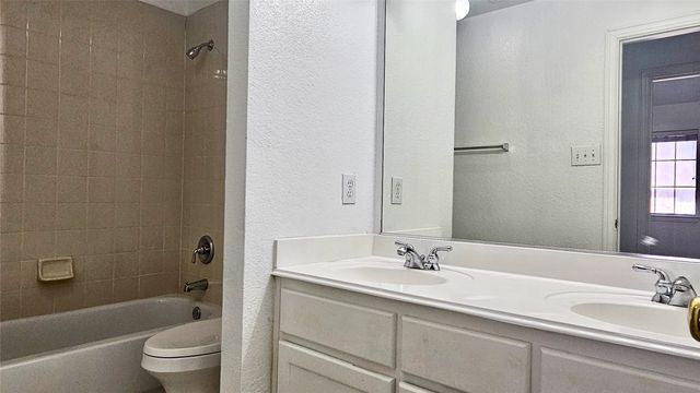 9137 Jasmine Lane, Irving, TX 75063