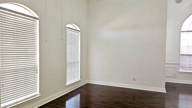 9137 Jasmine Lane, Irving, TX 75063