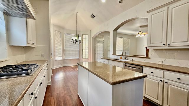 9137 Jasmine Lane, Irving, TX 75063