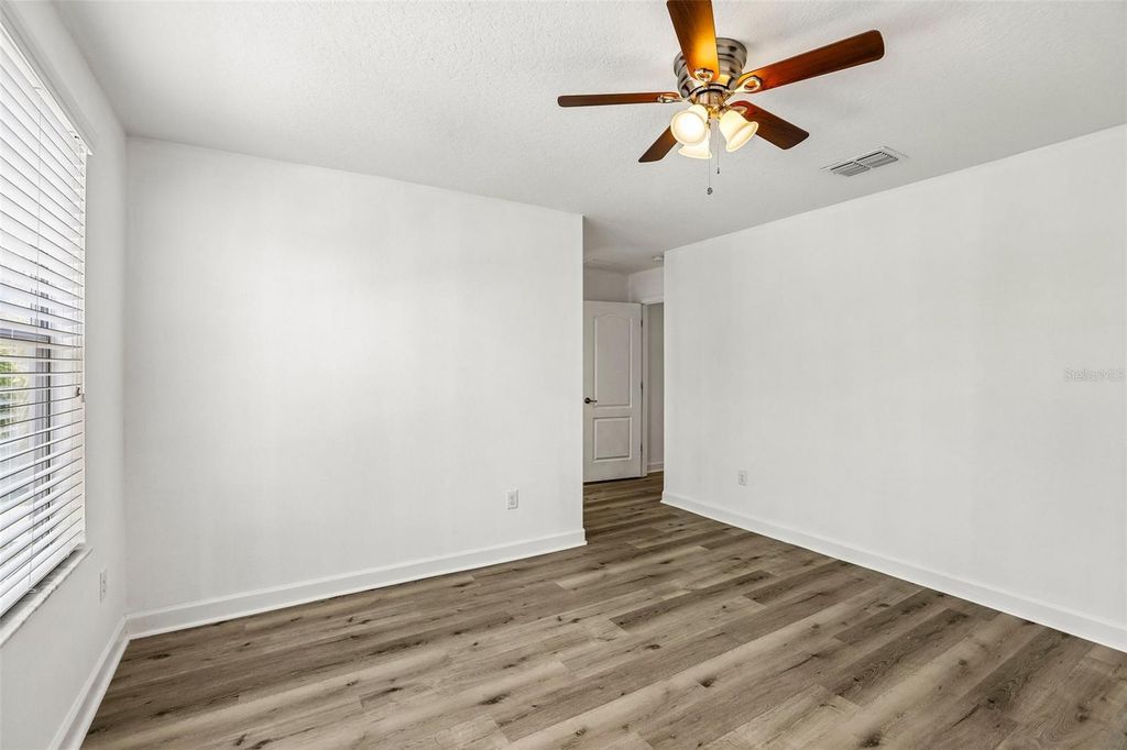 Image 28 of property listing at 19417 PADDOCK VIEW DRIVE, Tampa, FL 33647