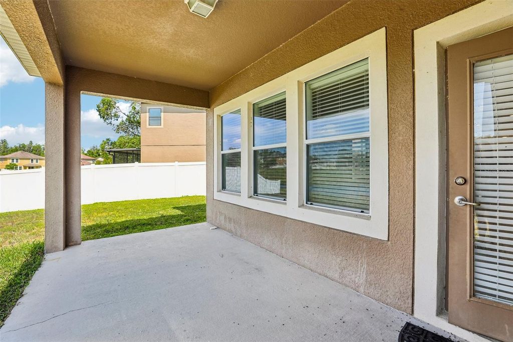 Image 39 of property listing at 19417 PADDOCK VIEW DRIVE, Tampa, FL 33647