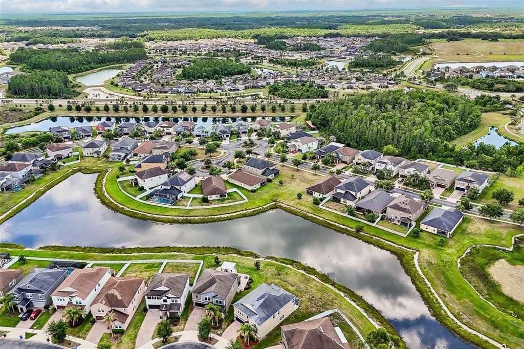 Image 55 of property listing at 19417 PADDOCK VIEW DRIVE, Tampa, FL 33647