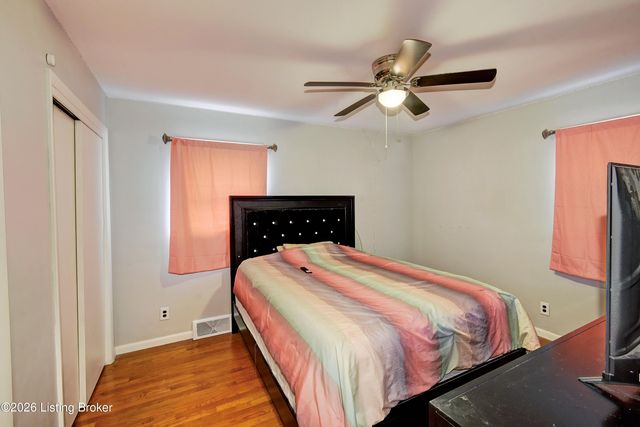 2304 Quinn Dr, Louisville, KY 40216