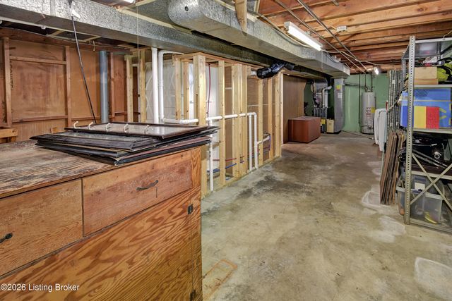 2304 Quinn Dr, Louisville, KY 40216