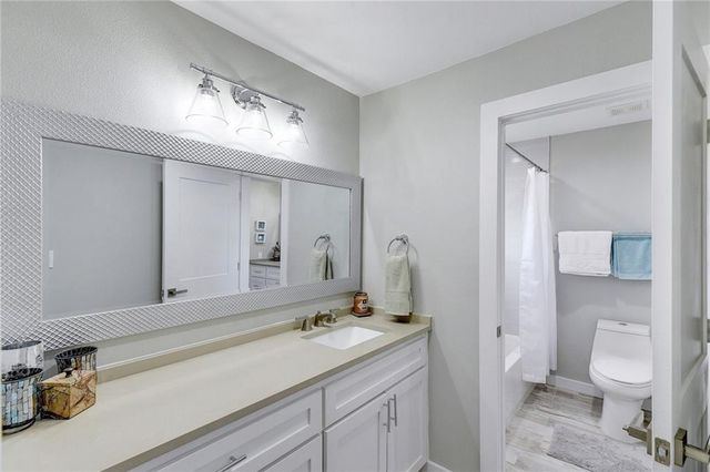 713 Nomad DR, Spicewood, TX 78669