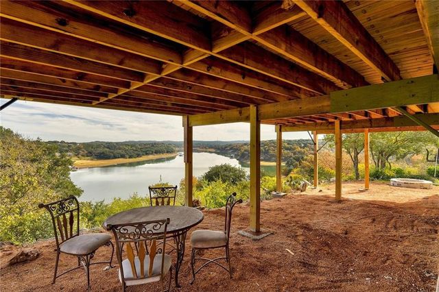 713 Nomad DR, Spicewood, TX 78669