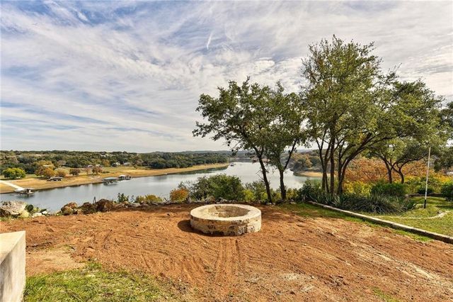713 Nomad DR, Spicewood, TX 78669