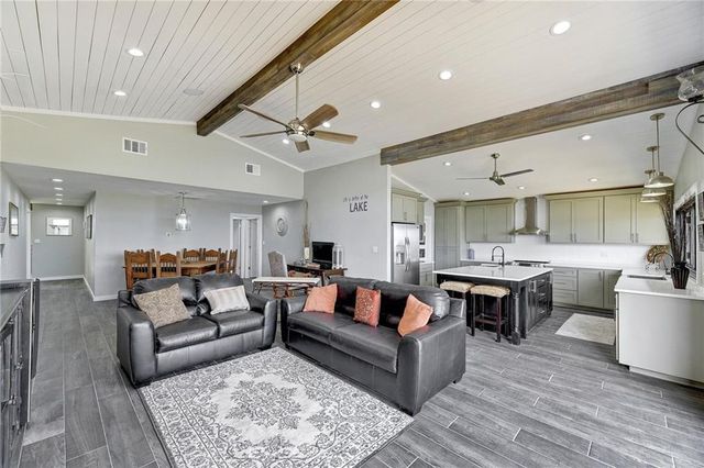 713 Nomad DR, Spicewood, TX 78669