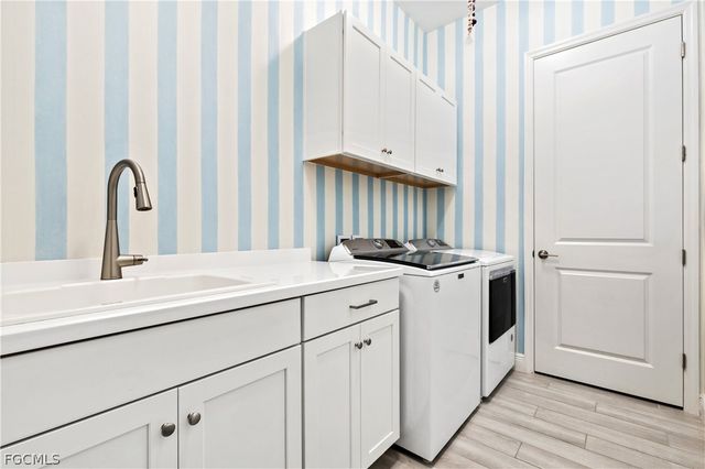 13853 Magnolia Isle DR, Fort Myers, FL 33905