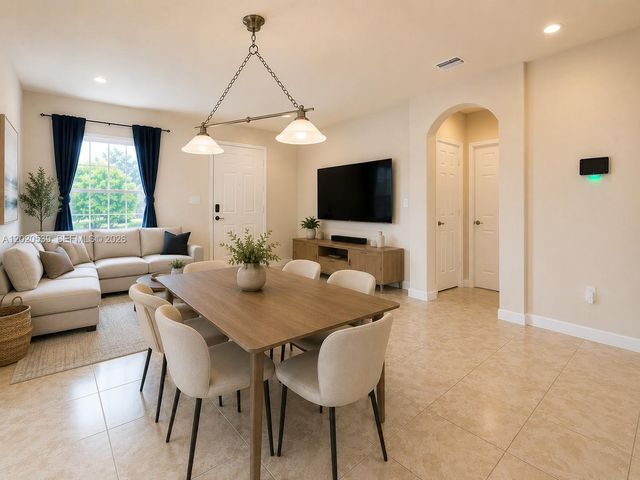 17001 SW 96th Street, Miami, FL 33196