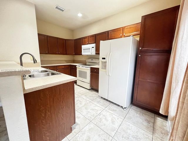 17001 SW 96th Street, Miami, FL 33196