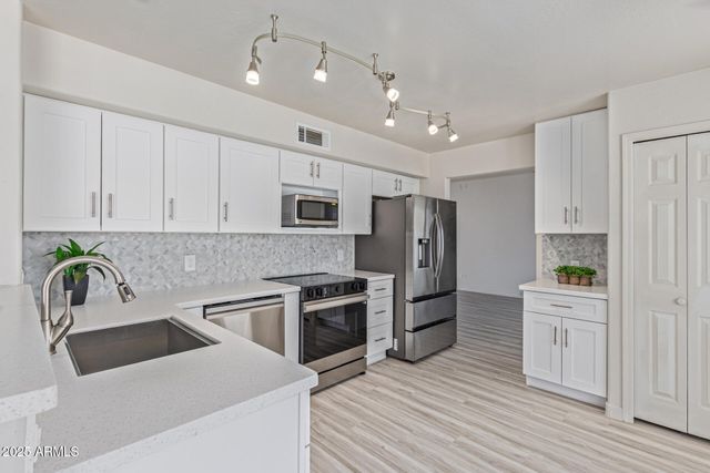 4933 E DOWNING Street, Mesa, AZ 85205