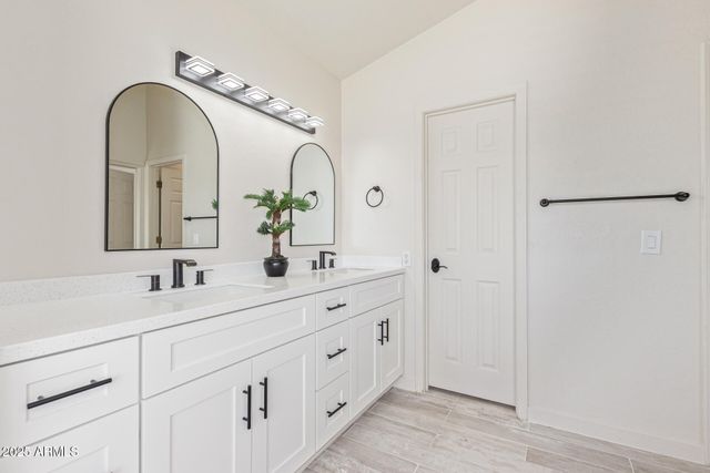 4933 E DOWNING Street, Mesa, AZ 85205