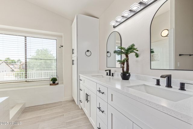 4933 E DOWNING Street, Mesa, AZ 85205