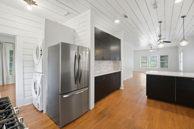 5109 Polk Street, Houston, TX 77023